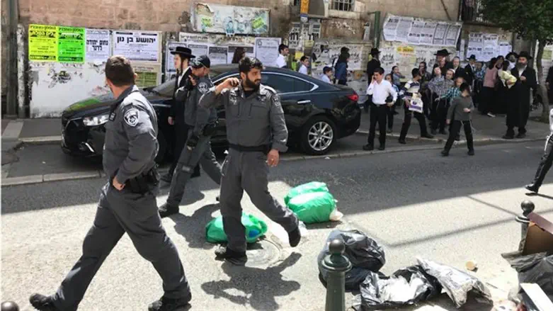 שוטרים מגיעים לזירת האירוע