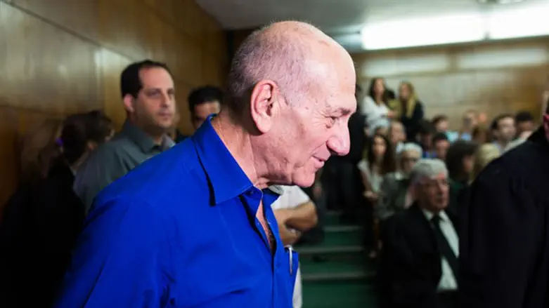 Ehud Olmert, in court before sentencing