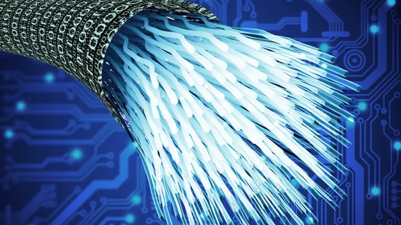 Fiber optics in data vortex