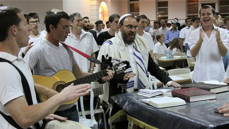 משרות תחושה מלאכותית. תפילות יום העצמאות