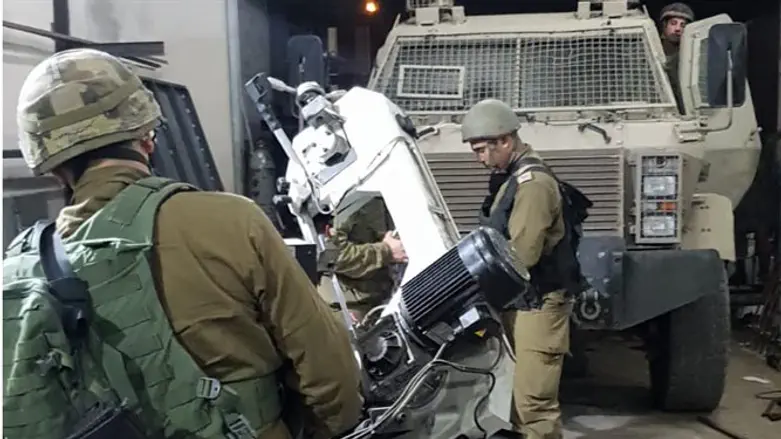 Forces remove equipment