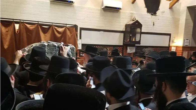 קברו של רבי ישעיה מקרעסטיר