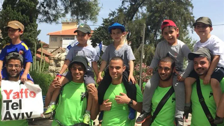 צועדים בעקבות המורשת