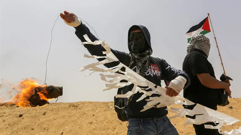 Weaponized kite tail