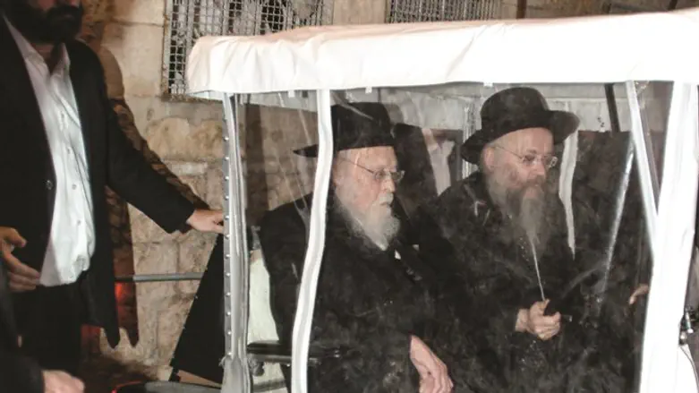 Rabbi Elyashiv in golf cart