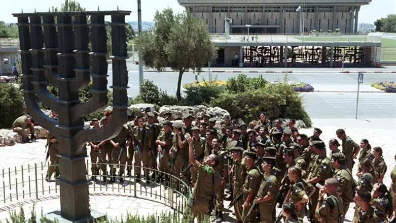 למצולמים אין קשר לידיעה