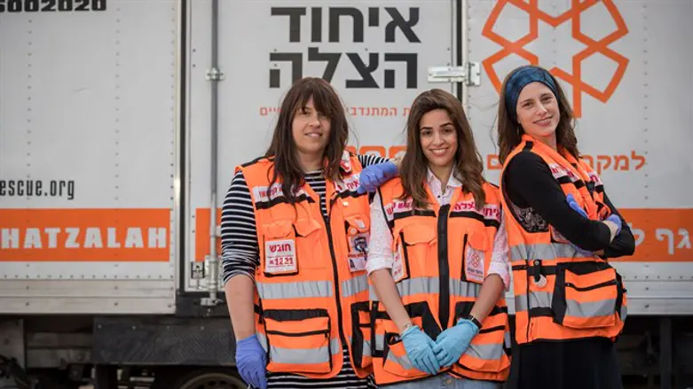 מימין לשמאל: יפה גולדשמידט, פנינה אבוחצירא וגיטי ביר