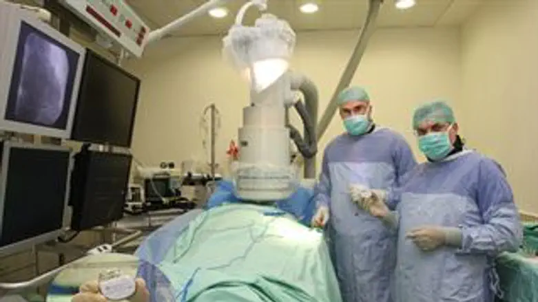 הניתוח להשתלת הקוצב החדש