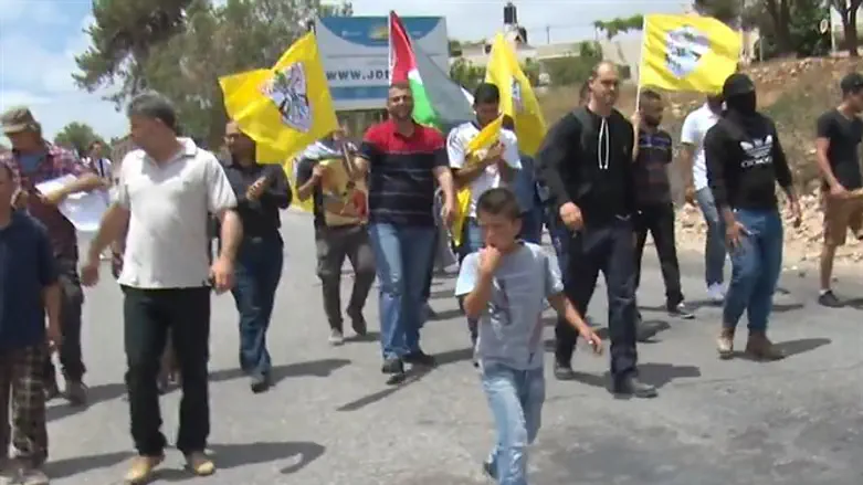 פעילי ימין מורחקים, פעילי שמאל נשארים. הפגנה בנבי צלאח