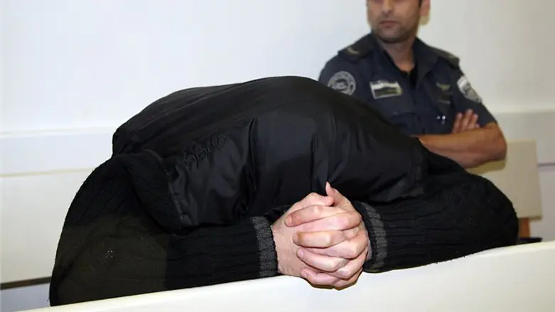 גבי קורסונסקי בבית המשפט לאחר מעצרו