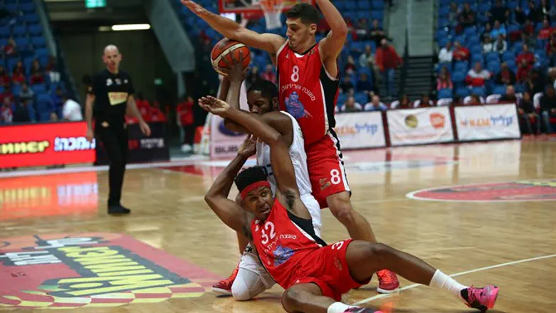 דייסון הערב מול שחקני הגלבוע