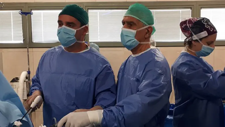 צוות הניתוח בראשות ד"ר כץ