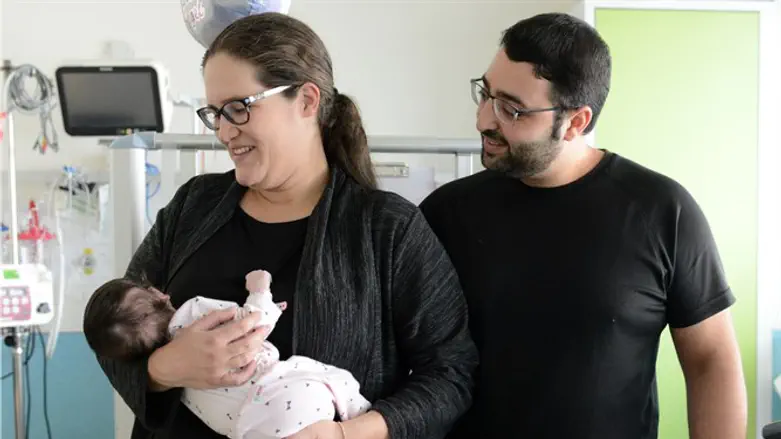 בני הזוג יקוטי ובתם עדי