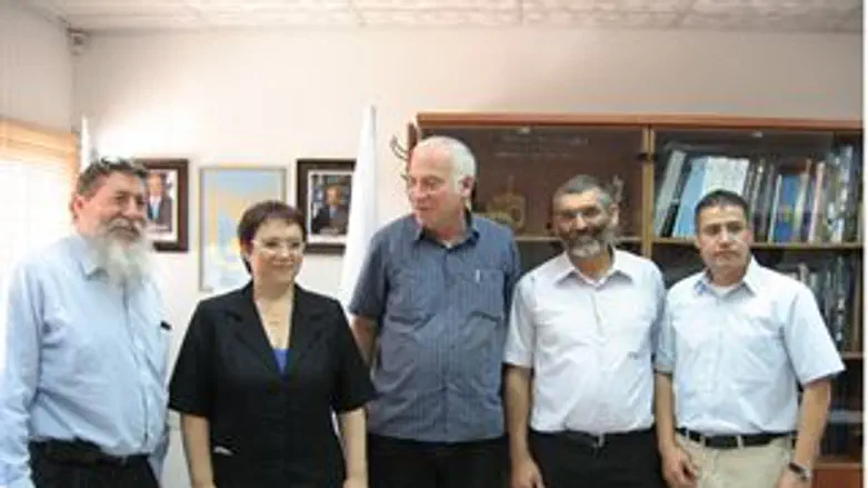 הח"כים בפ]גישה עם ראש העיר ערד