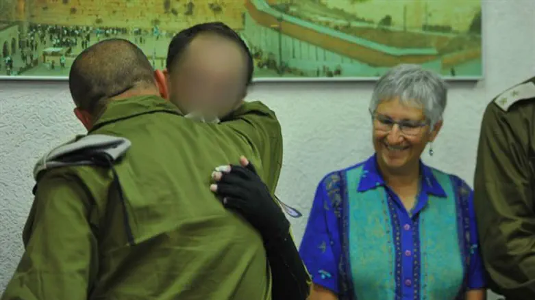 א' מקבל דרגה