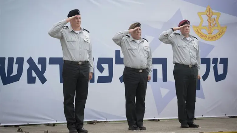 האלופים חלויה ותורג'מן יחד עם הרמטכ"ל
