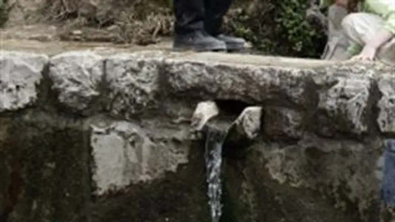 קרובים ונסתרים