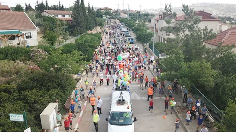 תהלוכת הילדים של חב"ד בתקוע