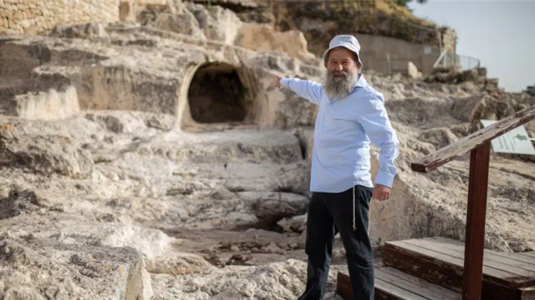 "נכון שתנ"ך אפשר ללמוד בכל העולם, אבל כאן הפסוקים פשוט מדברים". הרב דולי בסוק