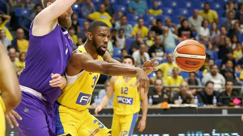 נוריס קול. היה דומיננטי הערב