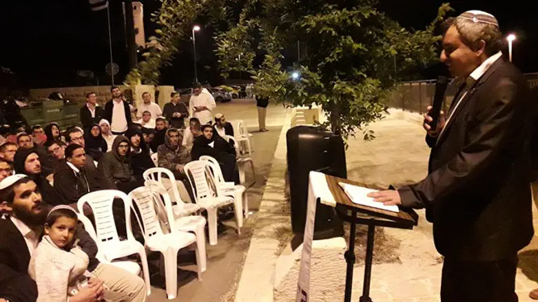 אלקין בבית אורות