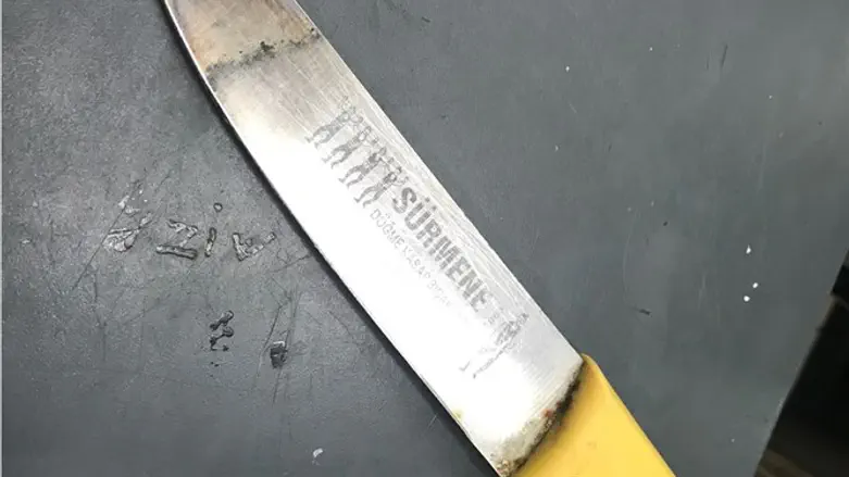 הסכין שאותה החביא המחבל בבגדיו