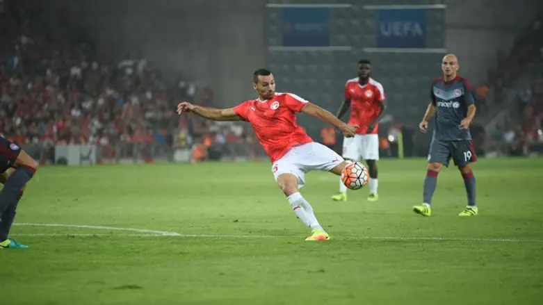 צדק. מאמין שהכל משמיים