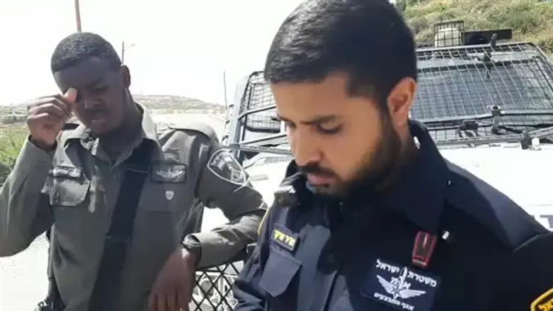 Police at Yitzhar entrance