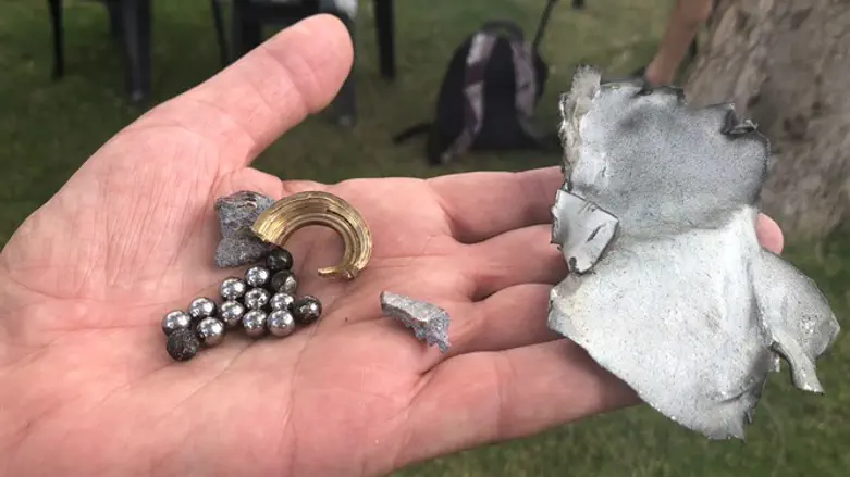 Части ракеты, взорвавшейся минувшей ночью