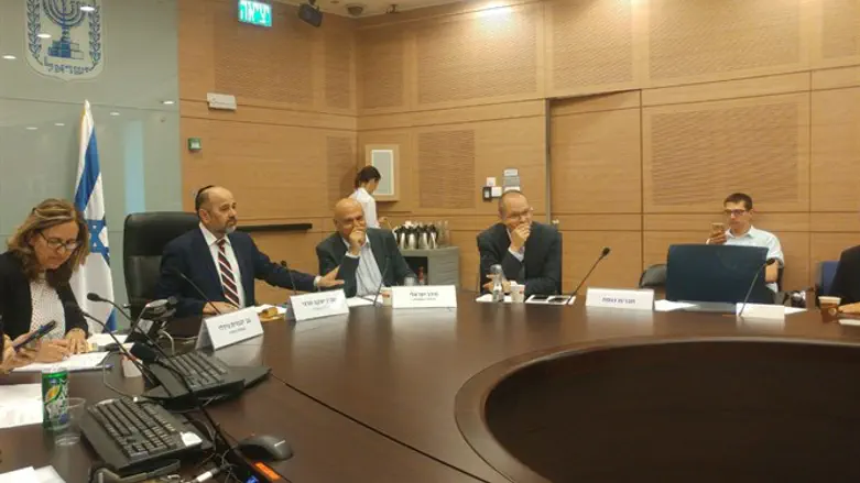 דיון הועדה היום