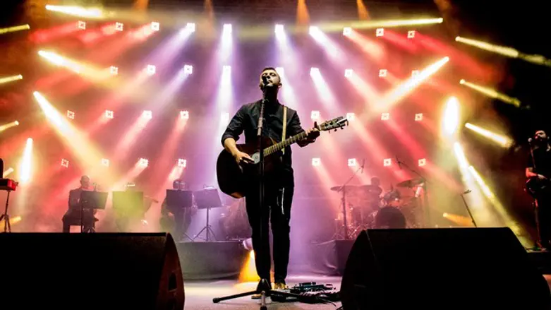 ישי ריבו בהופעה