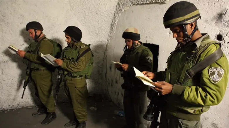 Соладты ЦАХАЛ у гробницы Иосифа