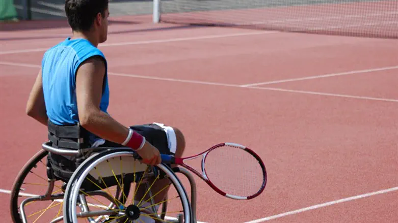 Wheelchair tennis