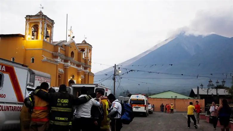 Извержение вулкана Фуэго в Гватемале