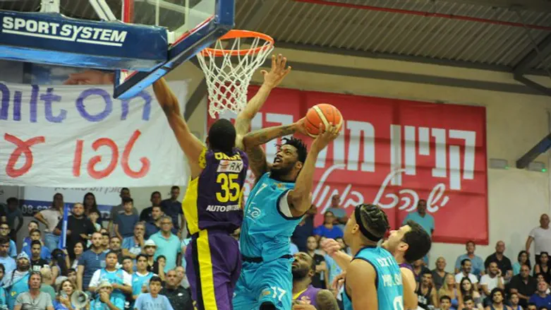 גריפין הערב מול חולון