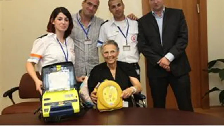התיירת עם המצילים