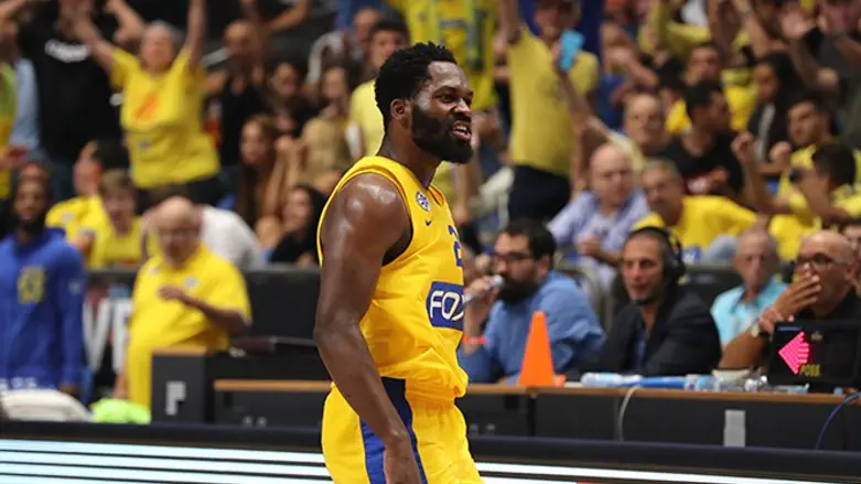 ג'רמי פארגו במדי מכבי. עובר לצד האדום