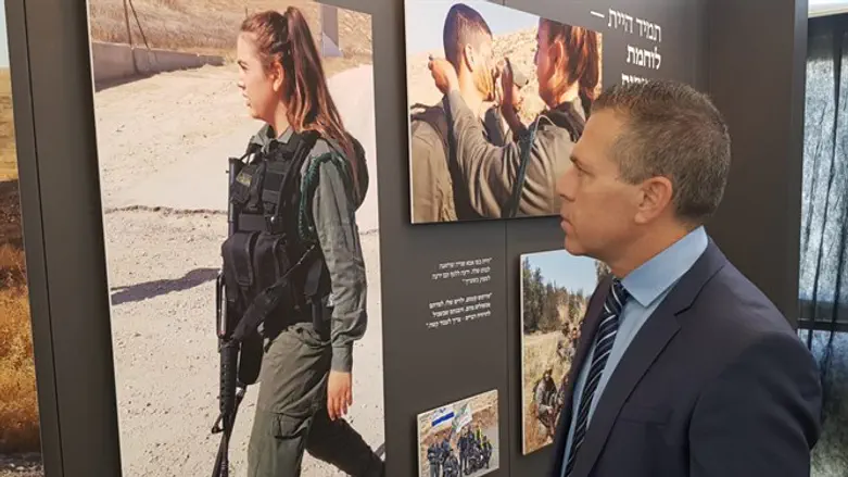 Erdan visits Hadas Malka memorial