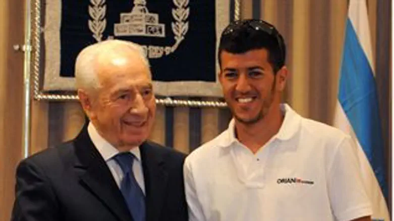 פרס וצוברי. היום