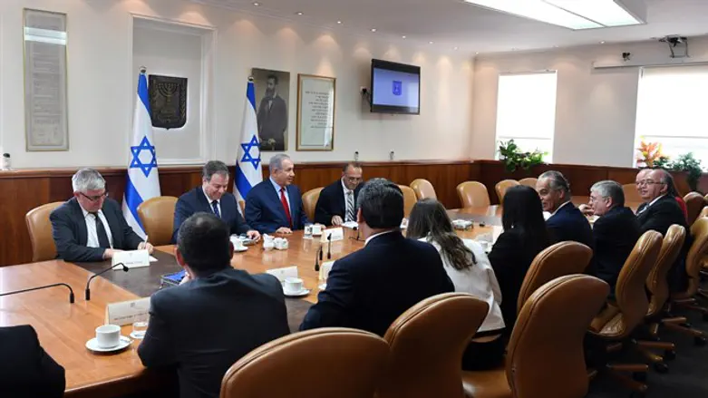 נתניהו וחברי המשלחת