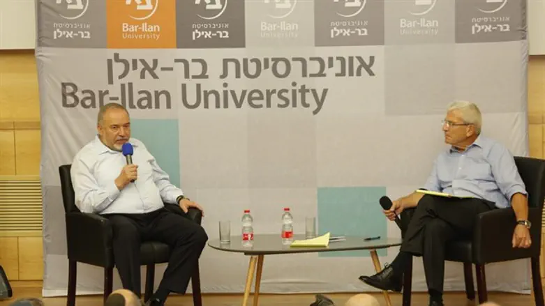 ליברמן ויונס. הבוקר