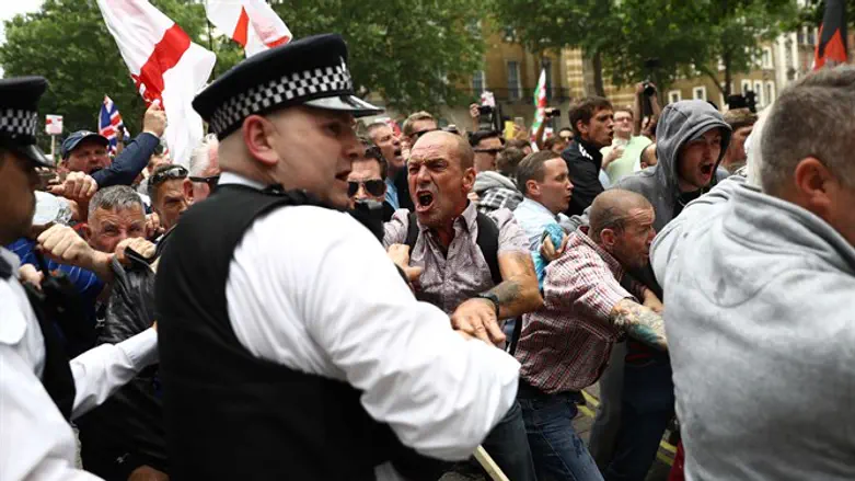 Pro-Robinson demonstration