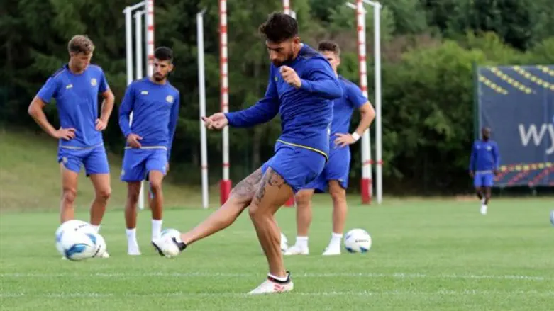 הצהובים מת"א במחנה האימונים בפולין