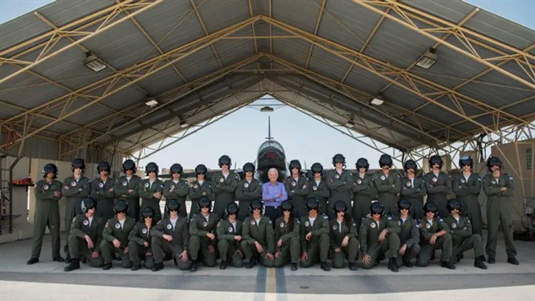 Course graduates in group photo