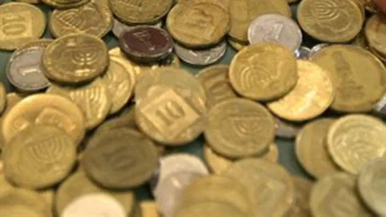 פעם חיפשו מטבע במקום שיש אור