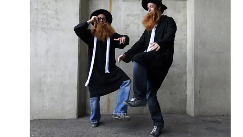 Spectators wearing Rabbi costumes during Sevens World Series