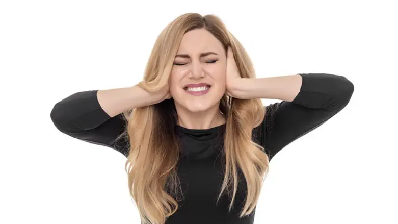 לא יכולה לשמוע יותר "בקרוב אצלך"