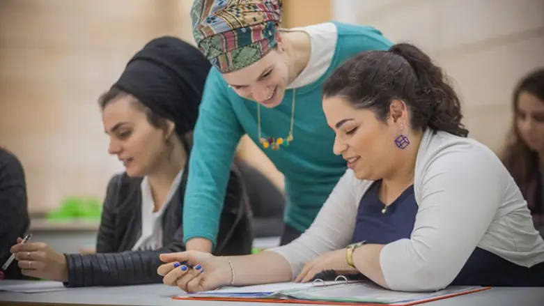 לומדות לניהול