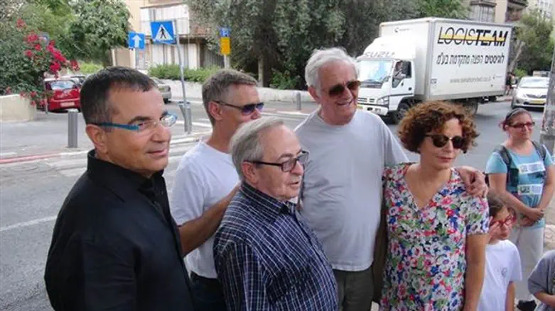 סדרות שמשודרות עד היום בערוץ. כוכבי "קרובים קרובים"