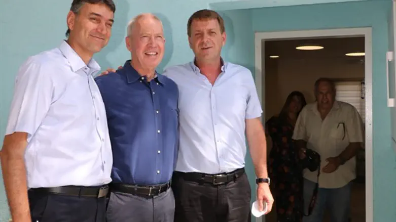 השר גלנט בחנוכת מרכז הצעירים בשדות נגב